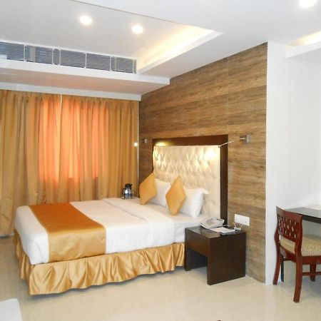 Hotel O2 Oxygen Калькутта Экстерьер фото
