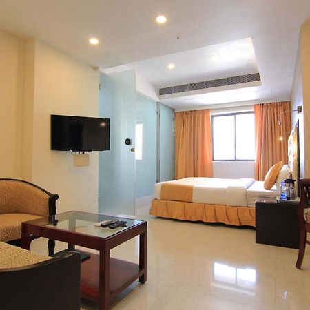 Hotel O2 Oxygen Калькутта Экстерьер фото