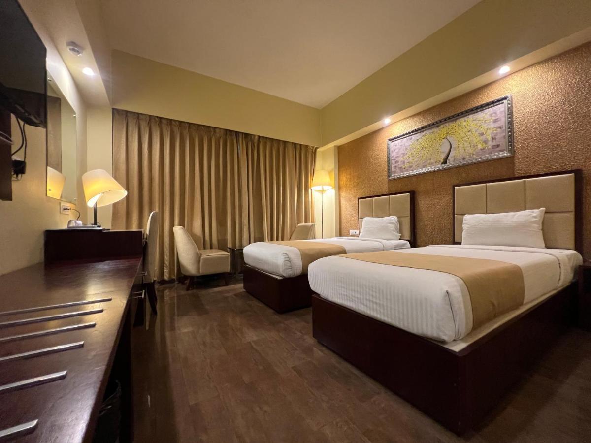 Hotel O2 Oxygen Калькутта Экстерьер фото